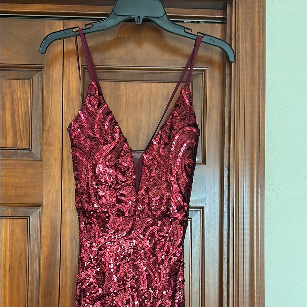 Elegant Burgundy Sequin Dress